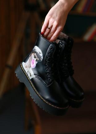 Знижка dr.martens jadon david fur жіночі зимові черевики мартінс з хутром берці з принтом зимние ботинки мартинсы с мехом скидка 36/374 фото