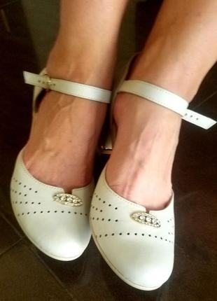 Туфли-босоножки кожа. mida.