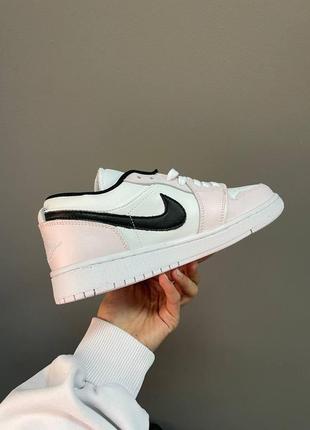 Женские кроссовки jordan 1 retro джордан ретро2 фото