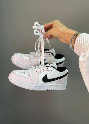 Женские кроссовки jordan 1 retro джордан ретро