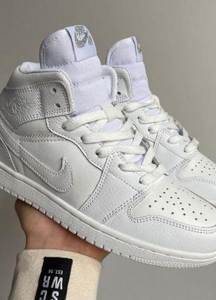 Женские кроссовки  jordan retro 1 white