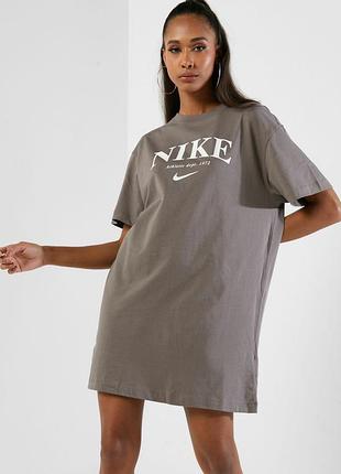 Новое оригинальное платье nike