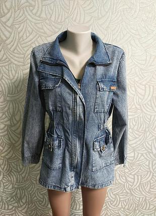 Джинсовая куртка