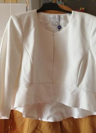 Новый пиджак с воланом  белый, р 44-463 фото