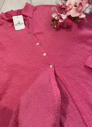 Новая хлопковая итальянская рубашка цвета фуксия оверсайз муслиновая жатка3 фото