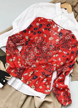 Красная блуза рубашка в цветочный принт