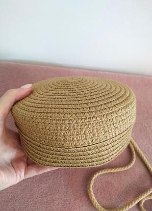 Тренд круглая плетеная сумка летняя бежевая коричневая сумочка под ротанг солома8 фото