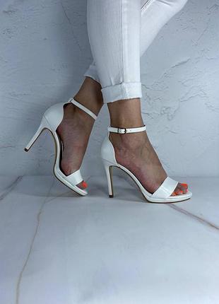 Скидка! жіночі білі босоніжки