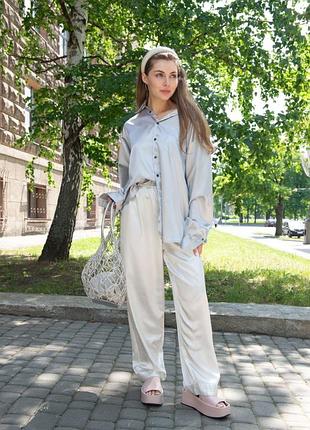 Стильні шкіряні шльопанці на платформі шльопки на танкетці