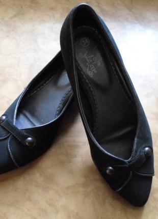 Туфли - лодочки для девочки 34 размера