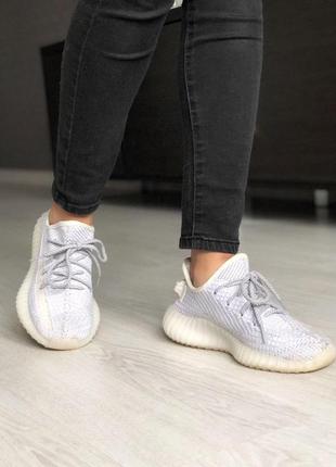 Удобные кроссовки adidas yeezy с рефлективом в сером цвете (весна-лето-осень)😍1 фото