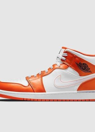 Женские кроссовки nike  jordan 1 mid metallic orange 36