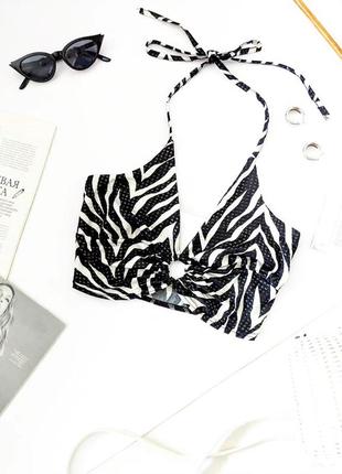 Актуальный кроп-топ/топ/майка в энимал принт 🦓 с кольцом nastygal, на р. xs/xxs