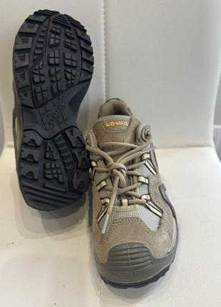 Жіночі кросівки lowa zephyr gtx lo ws в coyote/olive eu37