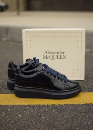 Кроссовки женские alexander mcqueen low patent blue александр маквин1 фото