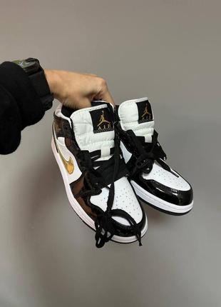 Женские кроссовки  nike air jordan 1 retro mid patent golden black7 фото