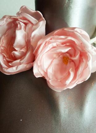 Пов'язка на голову з ніжно-рожевими трояндами ручної роботи, прикраса троянди на волосся вінок-обруч3 фото