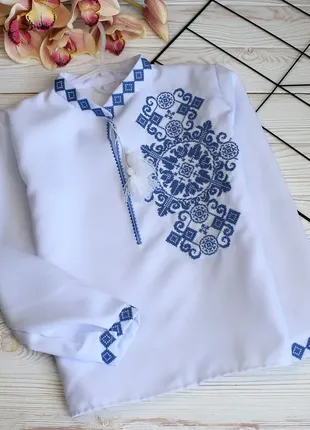 Вишиванка на хлопчика "квітка бокова блакитна"
