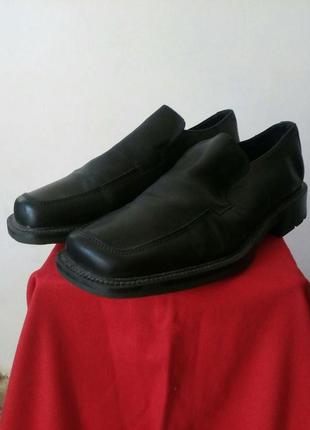 "добротные"мужские туфли  robert  wayne/португалия