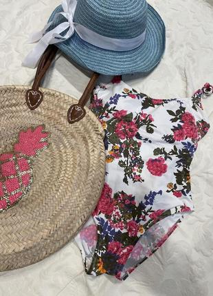 Купальник сдельный