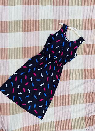 Неймовірна сукня