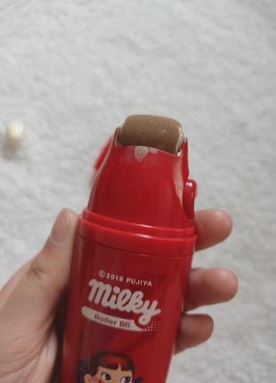 Корейский жидкий роликовый bb крем тональный milky roller bb
