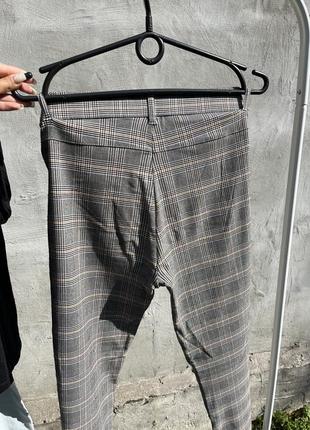 Брюки в клітинку сірі зара zara базові класичні2 фото