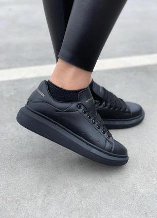 Кроссовки женские alexander mcqueen low triple black 2 александр маквин3 фото