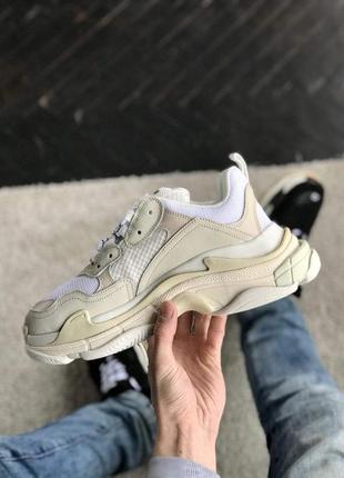 Женские кроссовки   balenciaga triple s v1 beige «black logo»4 фото