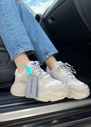 Жіночі кросівки balenciaga balenciaga triple s v1 beige баленсіага2 фото