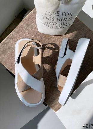 Босоніжки жіночі шкіряні