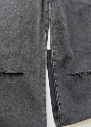 Кружевные джинсы stradivarius фасон straight fit с разрезами на коленях. оригинад из испании6 фото