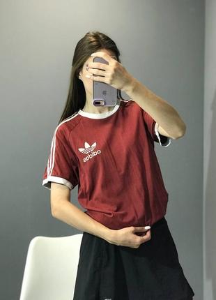 Футболка adidas лампасы