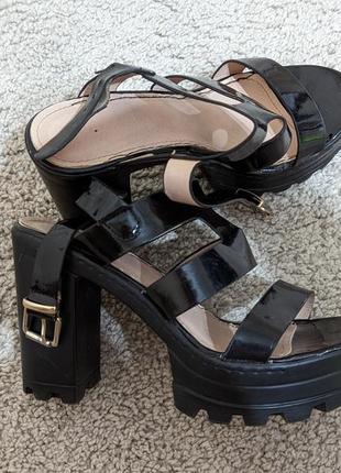 ❤️👡 чорні босоніжки каблук тракторна підошва🔥 класичні відкриті туфлі на підборах 😱босоножки