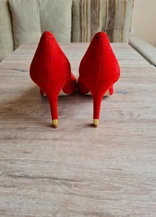 Червоні туфлі на каблуку minelli замшеві4 фото