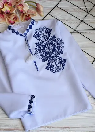 Вишиванка на хлопчика "квітка бокова синя"
