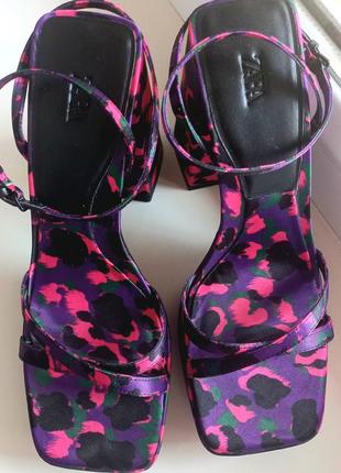 Босоніжки zara