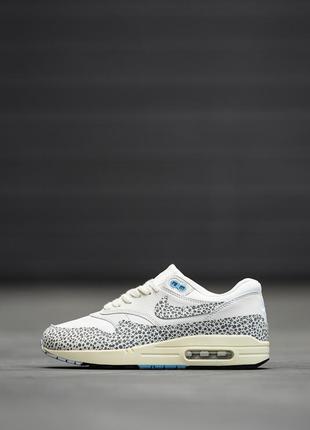 Демисезонное белое кроссовки nike air max 1 safari белые женские кроссовки nike air max 11 фото