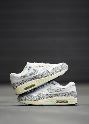 Демисезонное белое кроссовки nike air max 1 safari белые женские кроссовки nike air max 12 фото