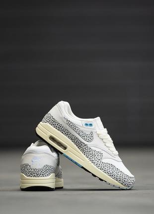 Демисезонное белое кроссовки nike air max 1 safari белые женские кроссовки nike air max 14 фото