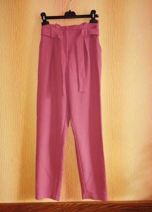 Рожеві штани кольору пиляльної троянди класичні штани з поясів чинос.3 фото