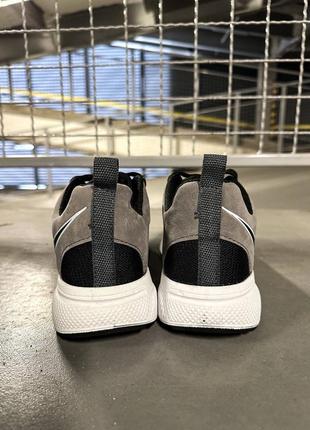 Демисезонное чёрное кроссовки nike air zoom черные мужские кроссовки nike air zoom черные кроссовки найк зум2 фото