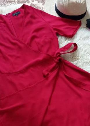 Красное платье на запах5 фото