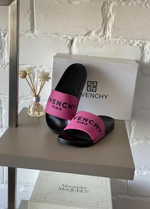 Сланцы шлепки в стиле givenchy