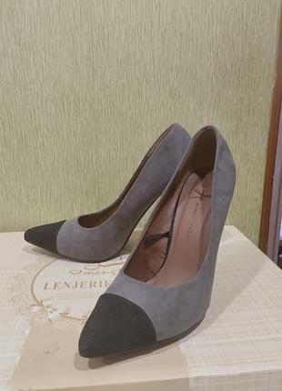 Туфли на каблуке