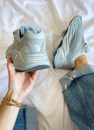 Кроссовки adidas yeezy boost 700 hospital blue4 фото