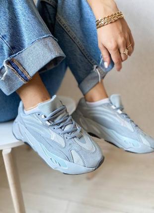 Кроссовки adidas yeezy boost 700 hospital blue5 фото