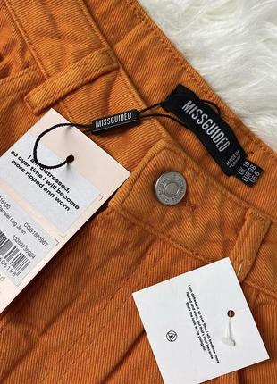 Яркие неоновые оранжевый джинсы прямые на высокой посадке с потертостями4 фото