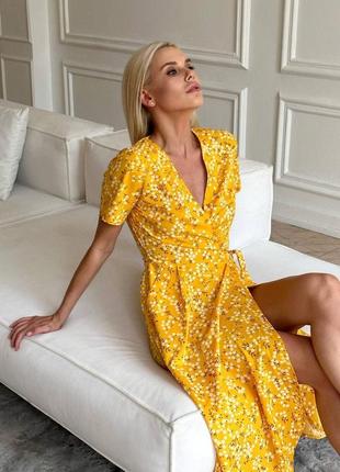 Желтое платье на запах4 фото