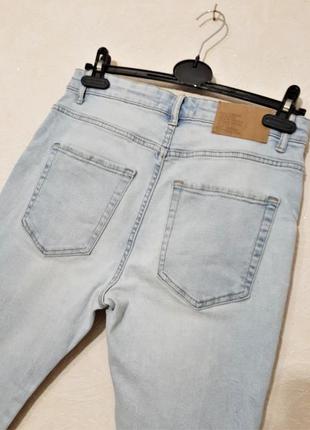 Pull&bear брендовые джинсы женские голубые зауженные стрейчевые средней плотности размер 388 фото